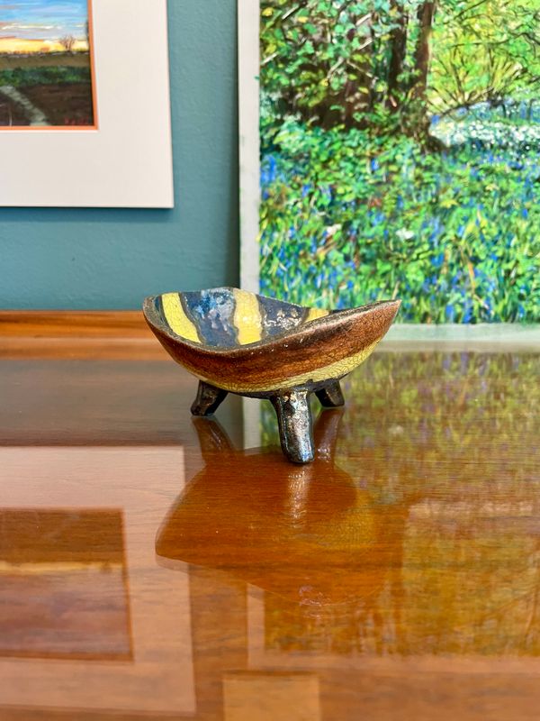 Three-Legged Dish
