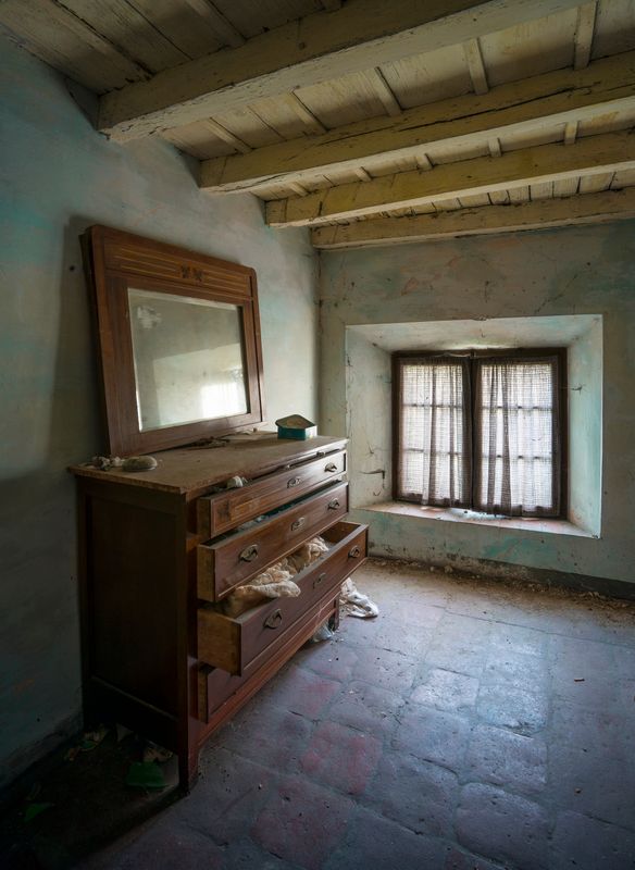 Bedroom Dresser – Northern Italy