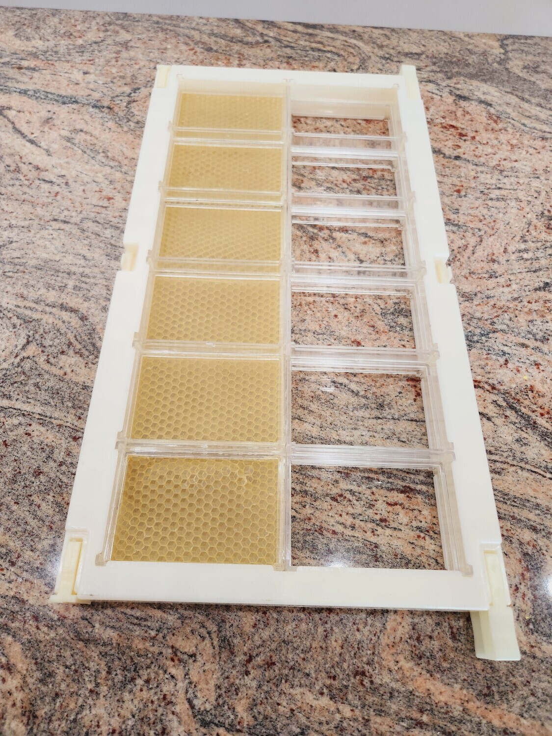 Cadre à cassettes pour miel en rayon