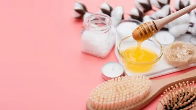 Le miel dans les soins capillaires : astuces naturelles