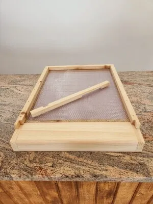 Screened/Apinovar Premium Bottom Board