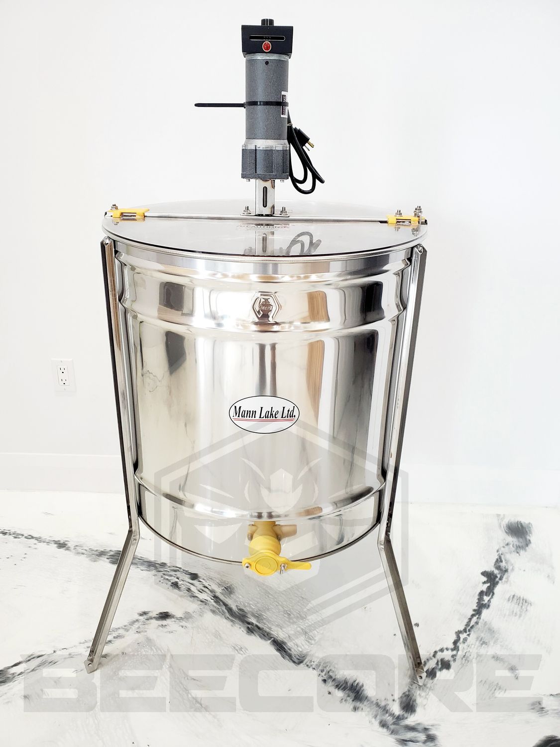MannLake 18/9 Frame Electric Extractor