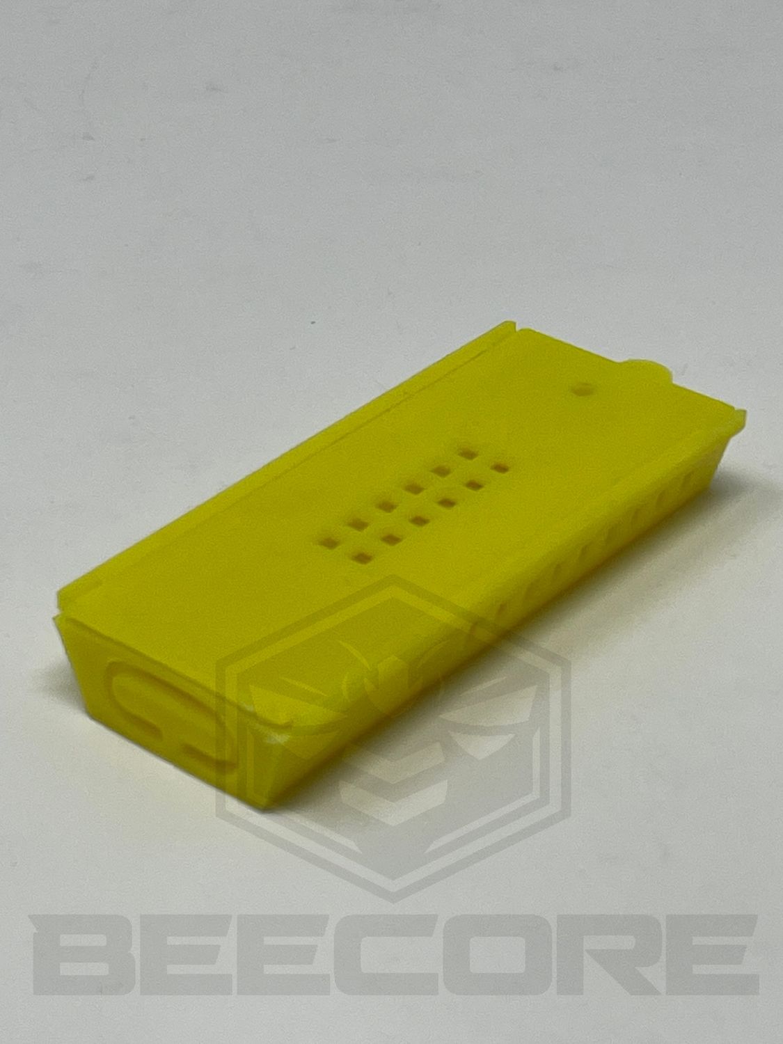 Queen yellow cage