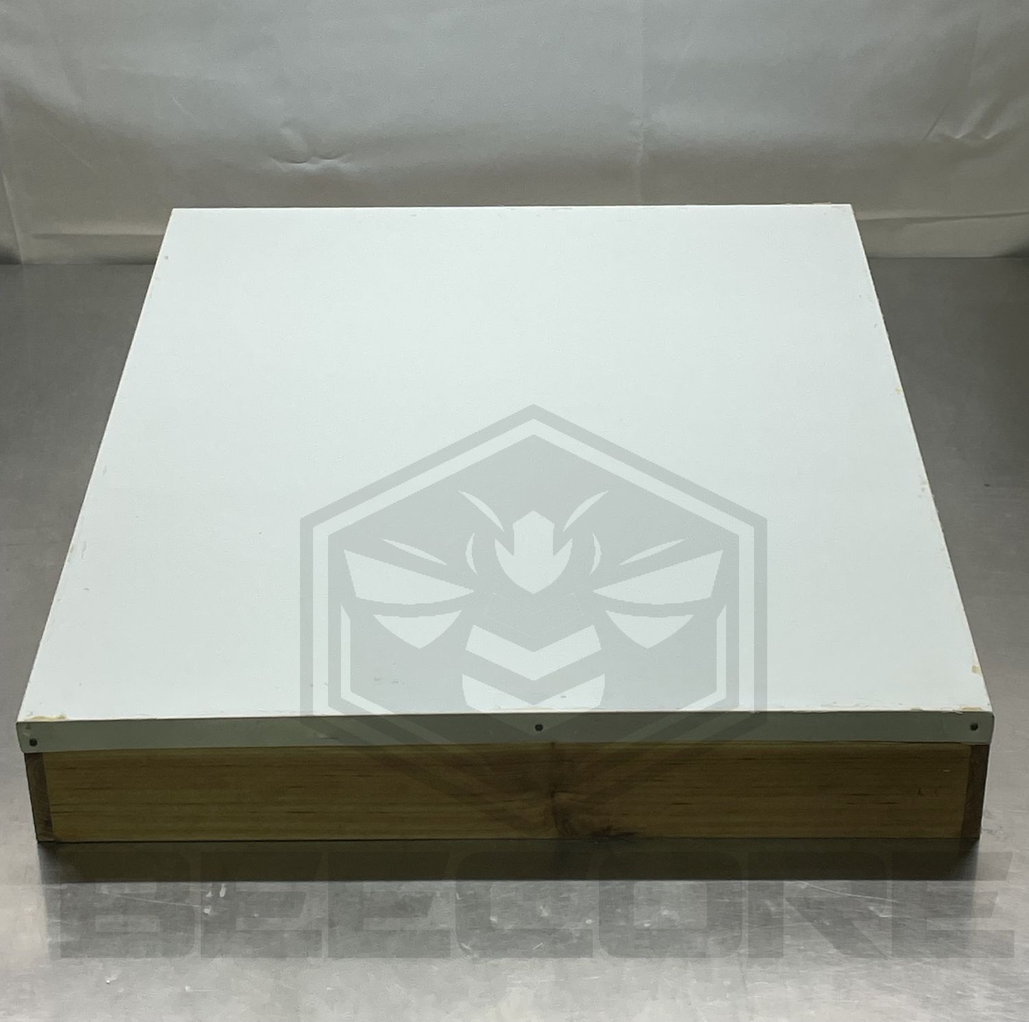 Deluxe Telescopic Hive Cover in Aluminum and Waxed Wood