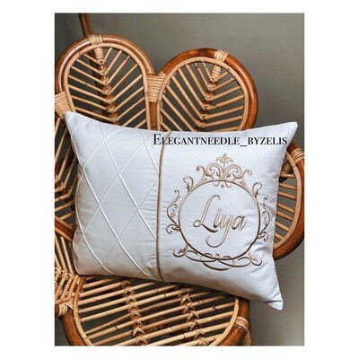 ​Vintage Kissen - mit Stickmuster