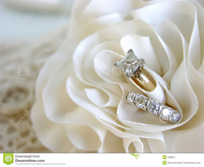 ENGAGEMENT RINGS