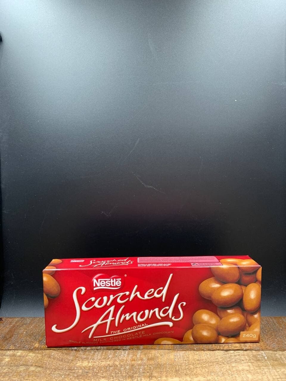 Nestle Scorched Almonds Milk Chocolate