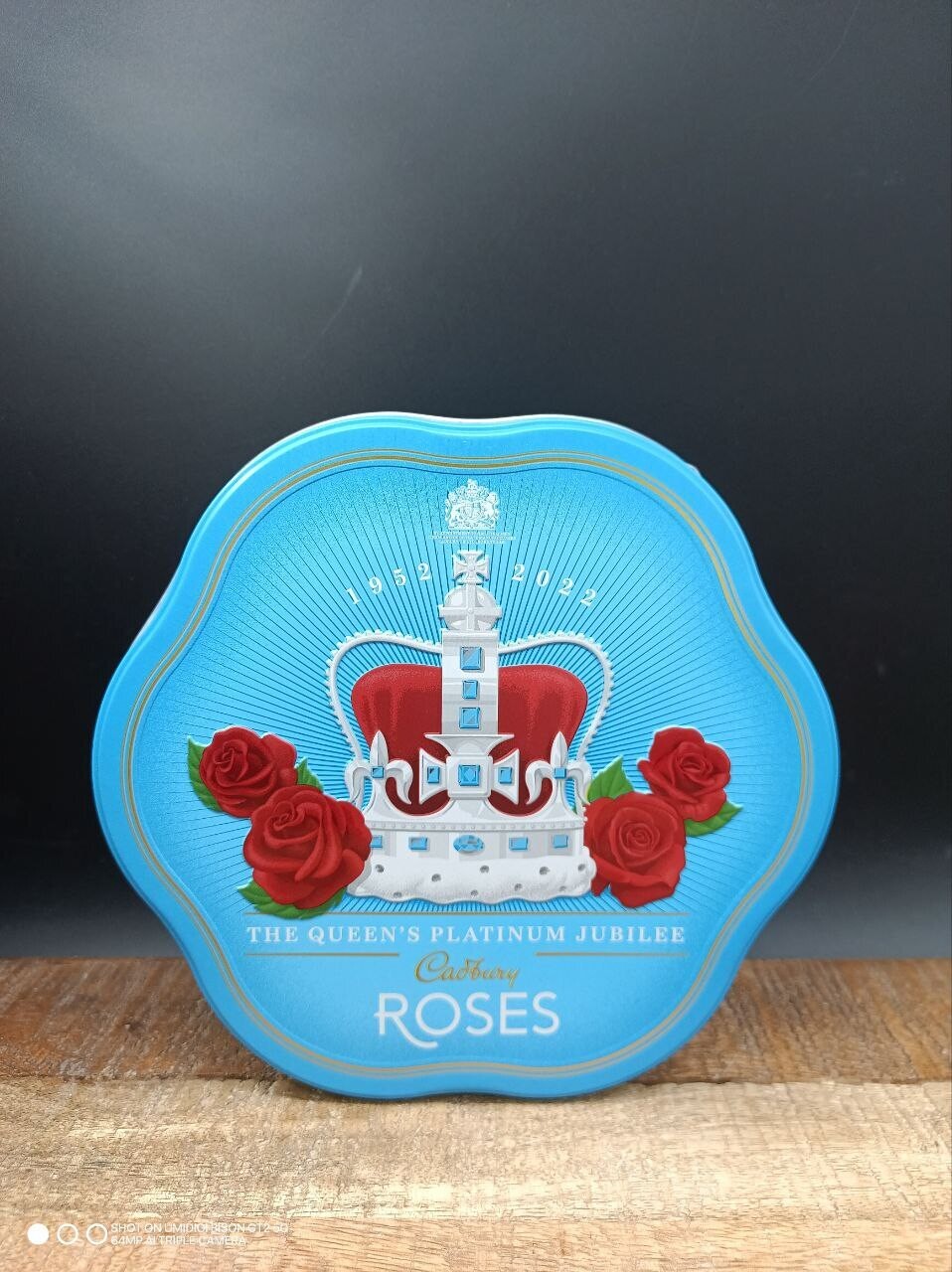 Queens Platinum Jubilee Limited Edition Roses Tin 442g Promo