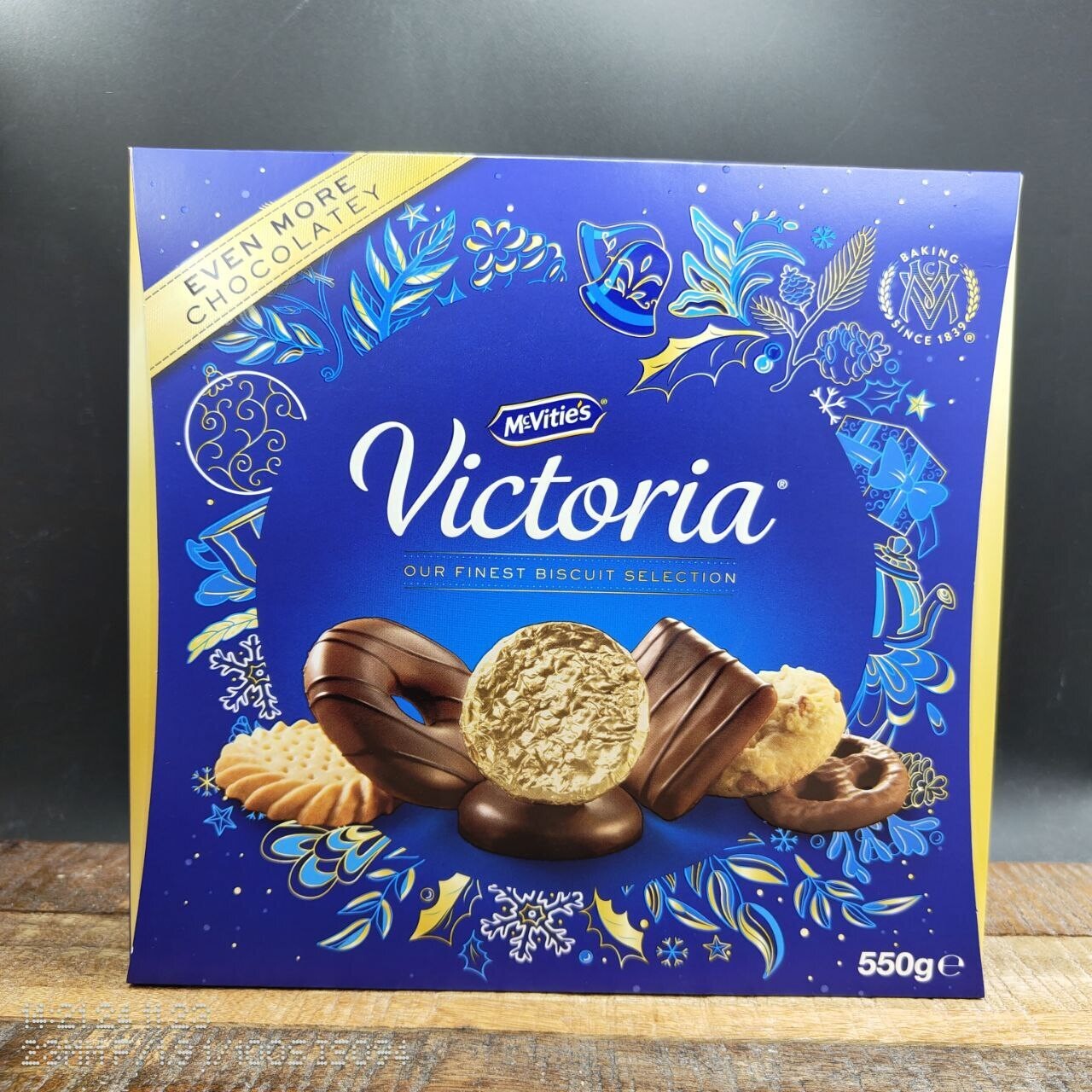 McVities Victoria Classic Biscuit Collection 550g