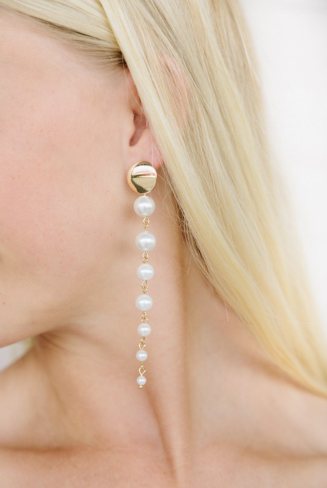 MA: Pearl Dangle Earring