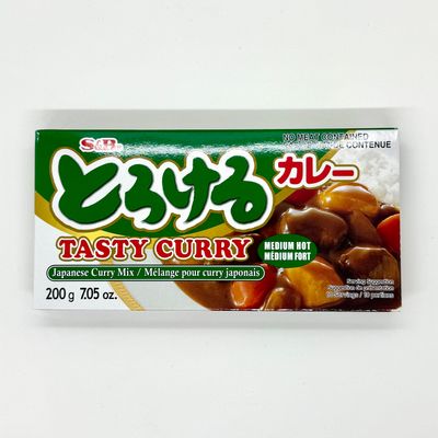 S&amp;B Torokeru Curry Med 200g