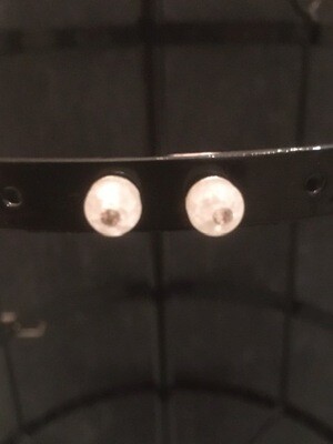 Zilveren oorbellen met een Cracked Kristal parel
