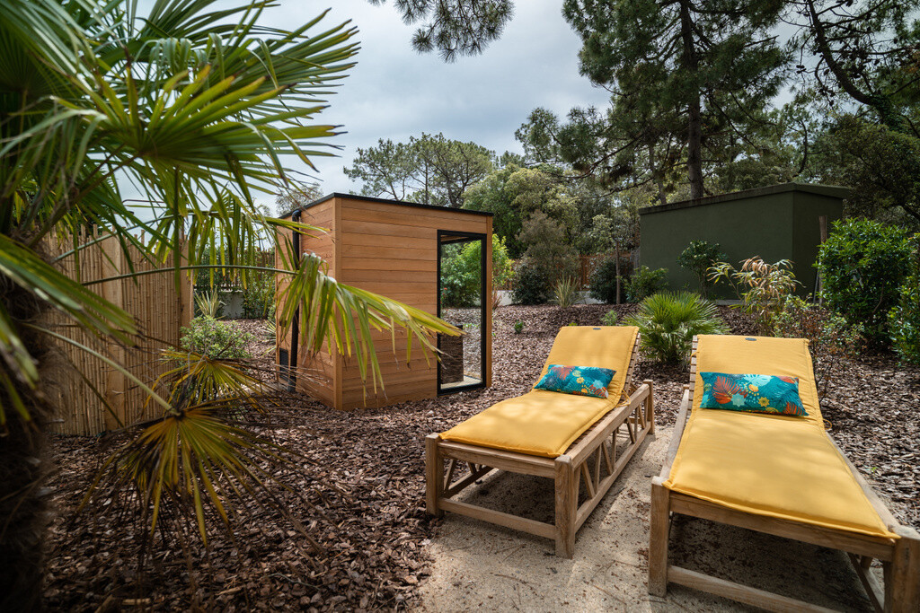 LUXURY Outdoor Sauna 245cm of 305cm