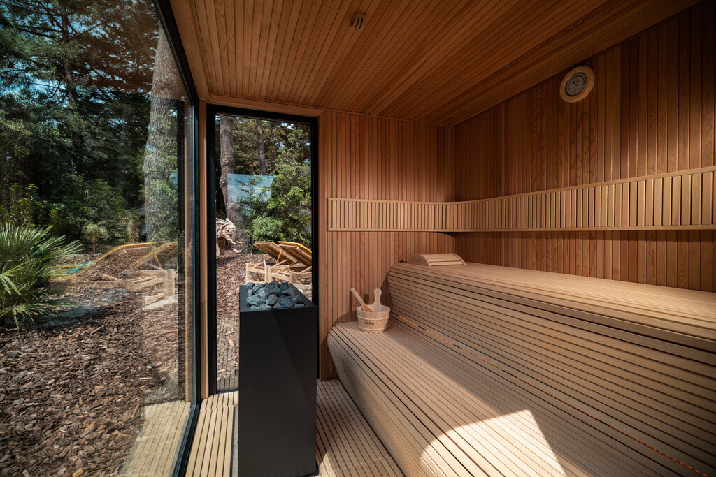 LUXURY Outdoor Sauna 245cm of 305cm