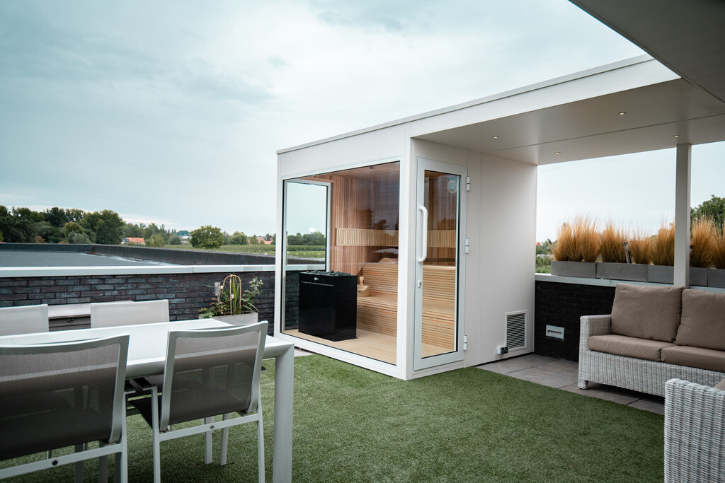 LUXURY Outdoor Sauna 245cm of 305cm