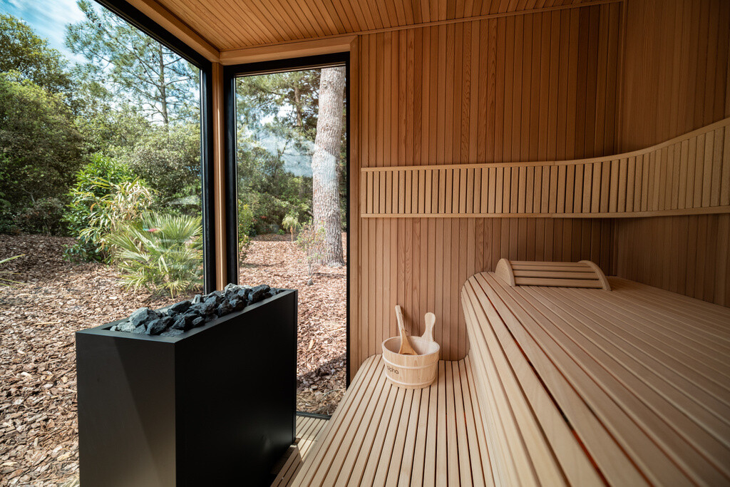 LUXURY Outdoor Sauna 245cm of 305cm