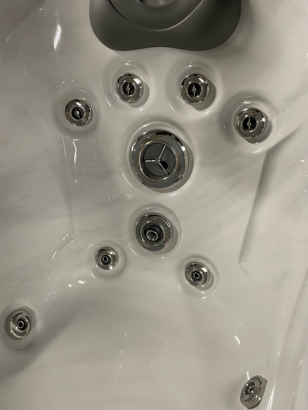 IDEALe Spas Diamant ORLOFF 230x230x99 75jets 3pompen