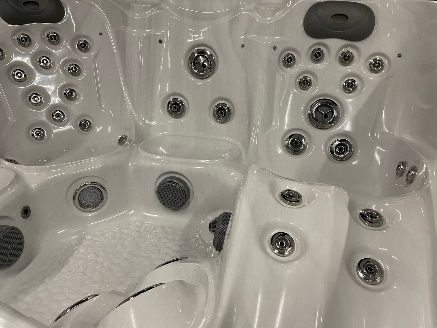 IDEALe Spas Diamant ORLOFF 230x230x99 75jets 3pompen