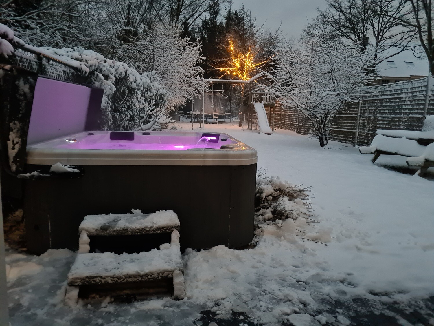 Garden Spas Hibiscus 21jets 193x147x76 cm