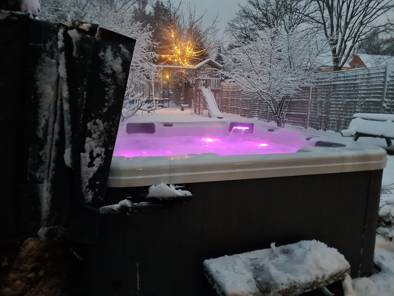 Garden Spas Camellia 23jets 183x183x81cm