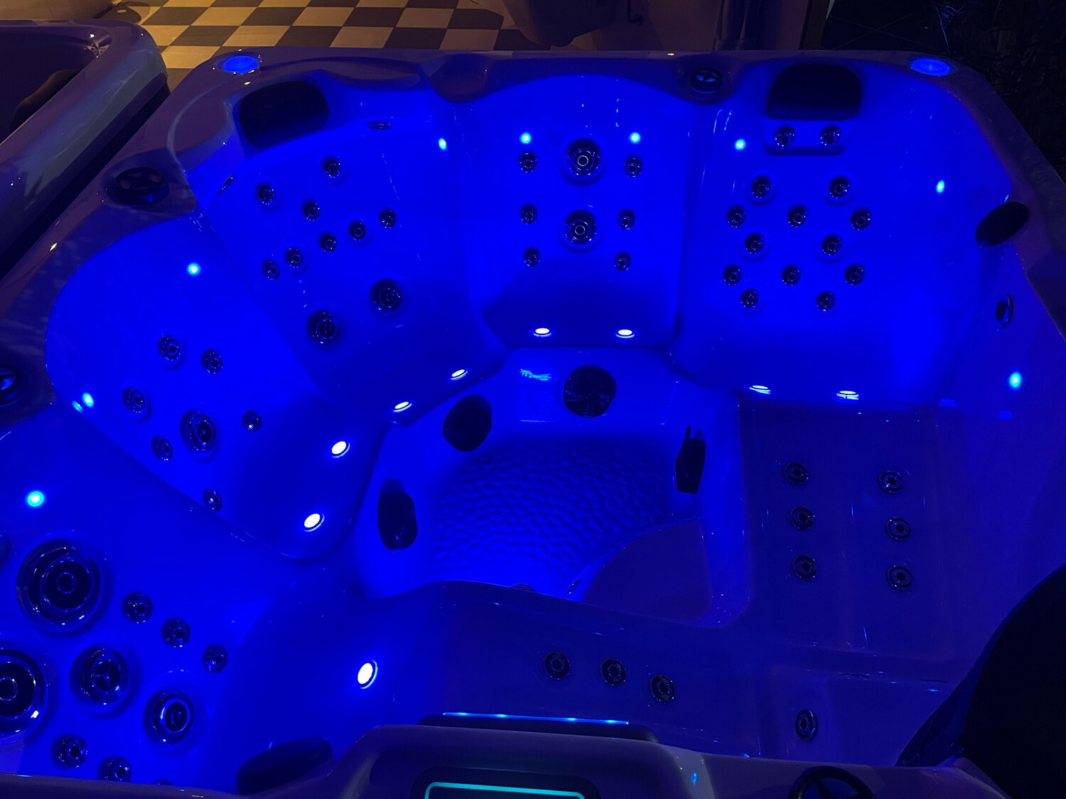IDEALe SPAS AMOUR80 Limited Editie POWER+ 200x200x90 82jets 4pompen
