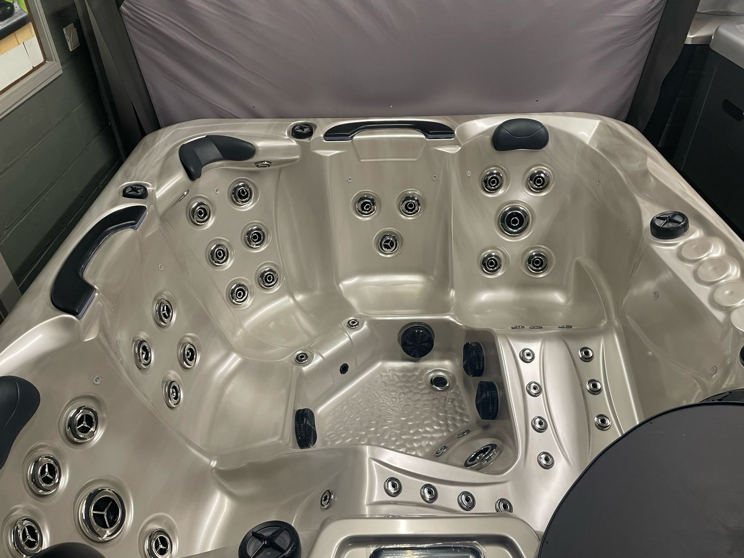 IDEALe Spas STAR PRIDE60 200x200x90 56jets 3pompen Toonzaalmodel