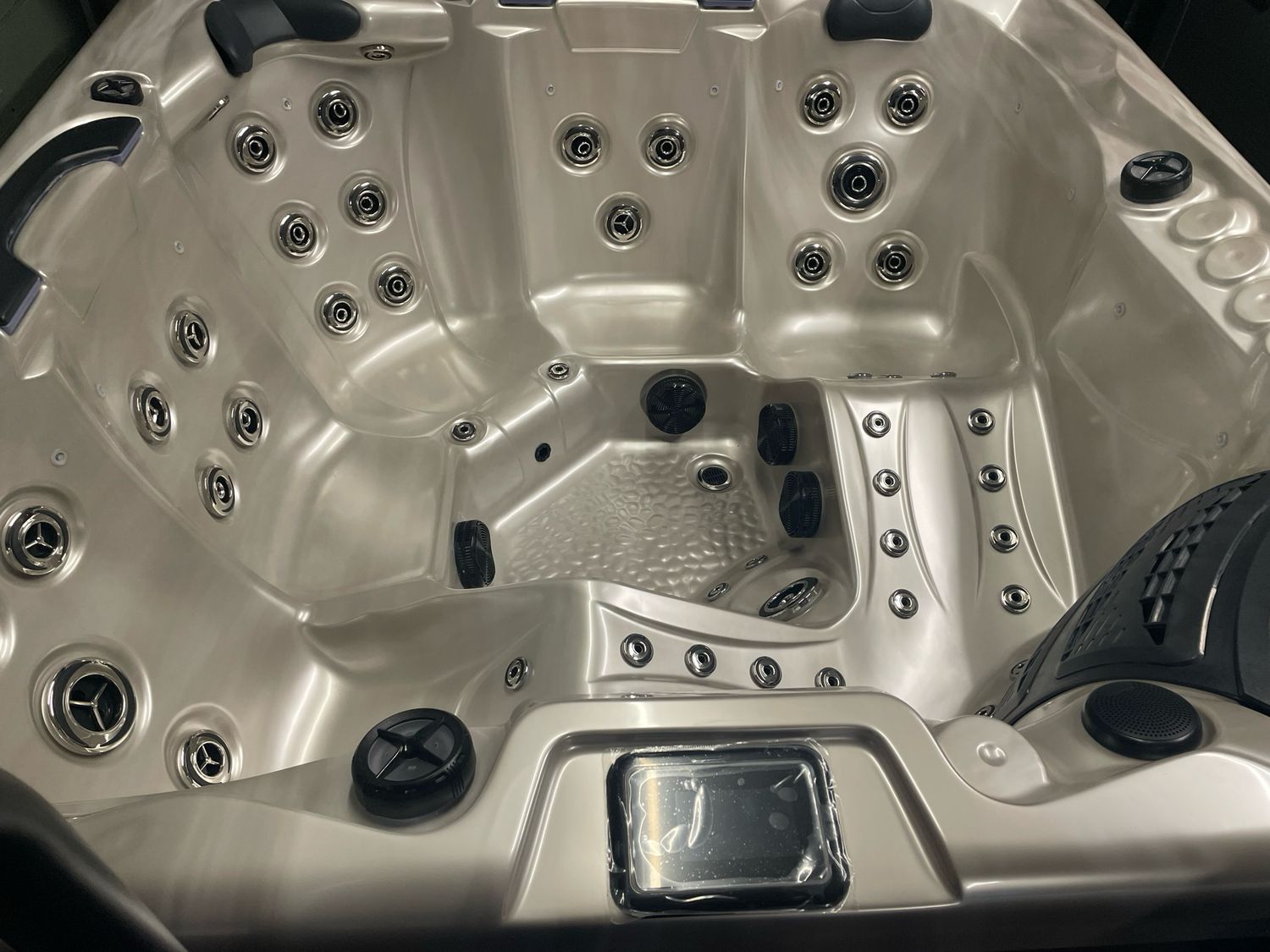 IDEALe Spas STAR PRIDE60 200x200x90 56jets 3pompen Toonzaalmodel