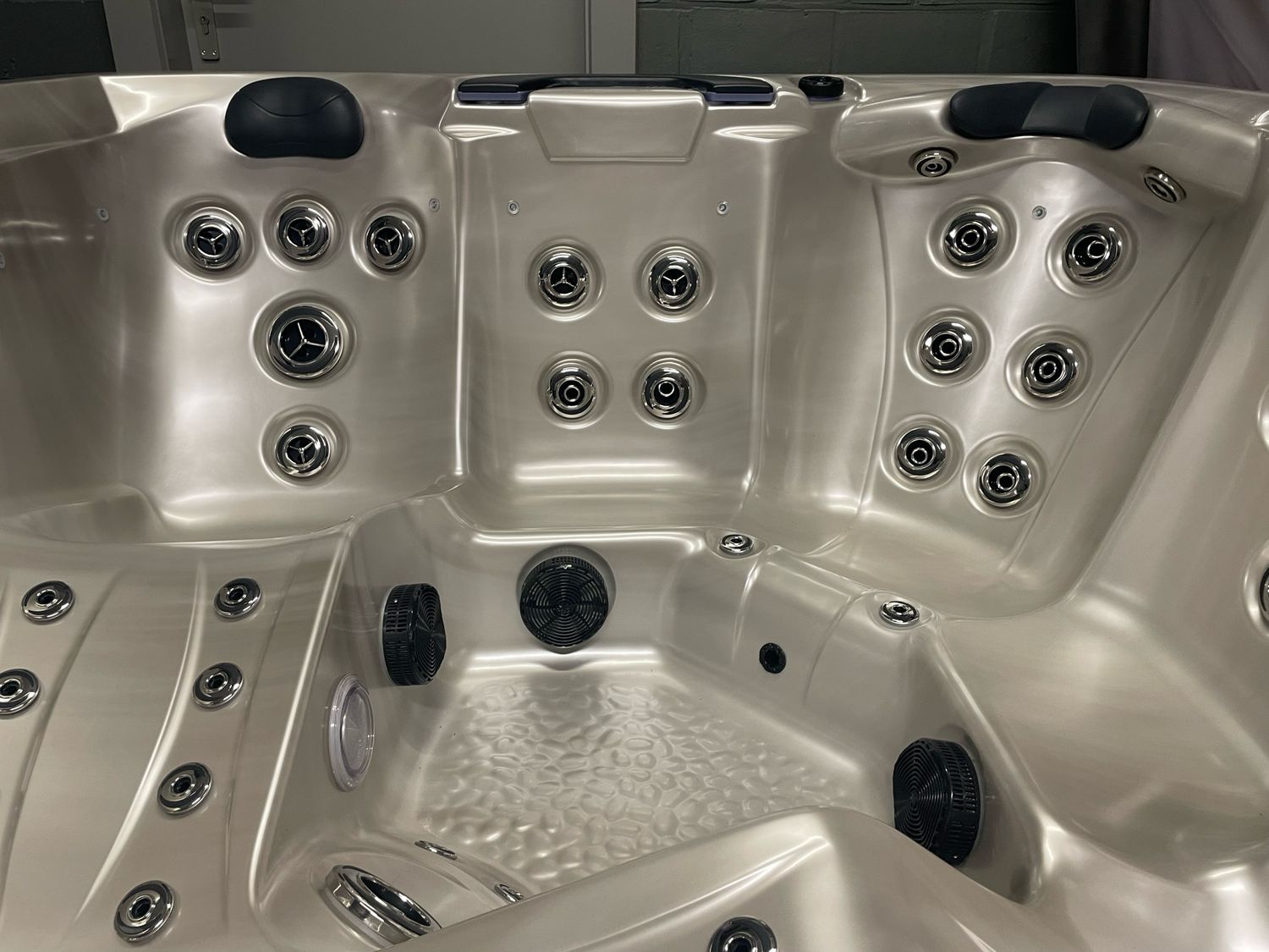 IDEALe Spas STAR PRIDE60 200x200x90 56jets 3pompen Toonzaalmodel
