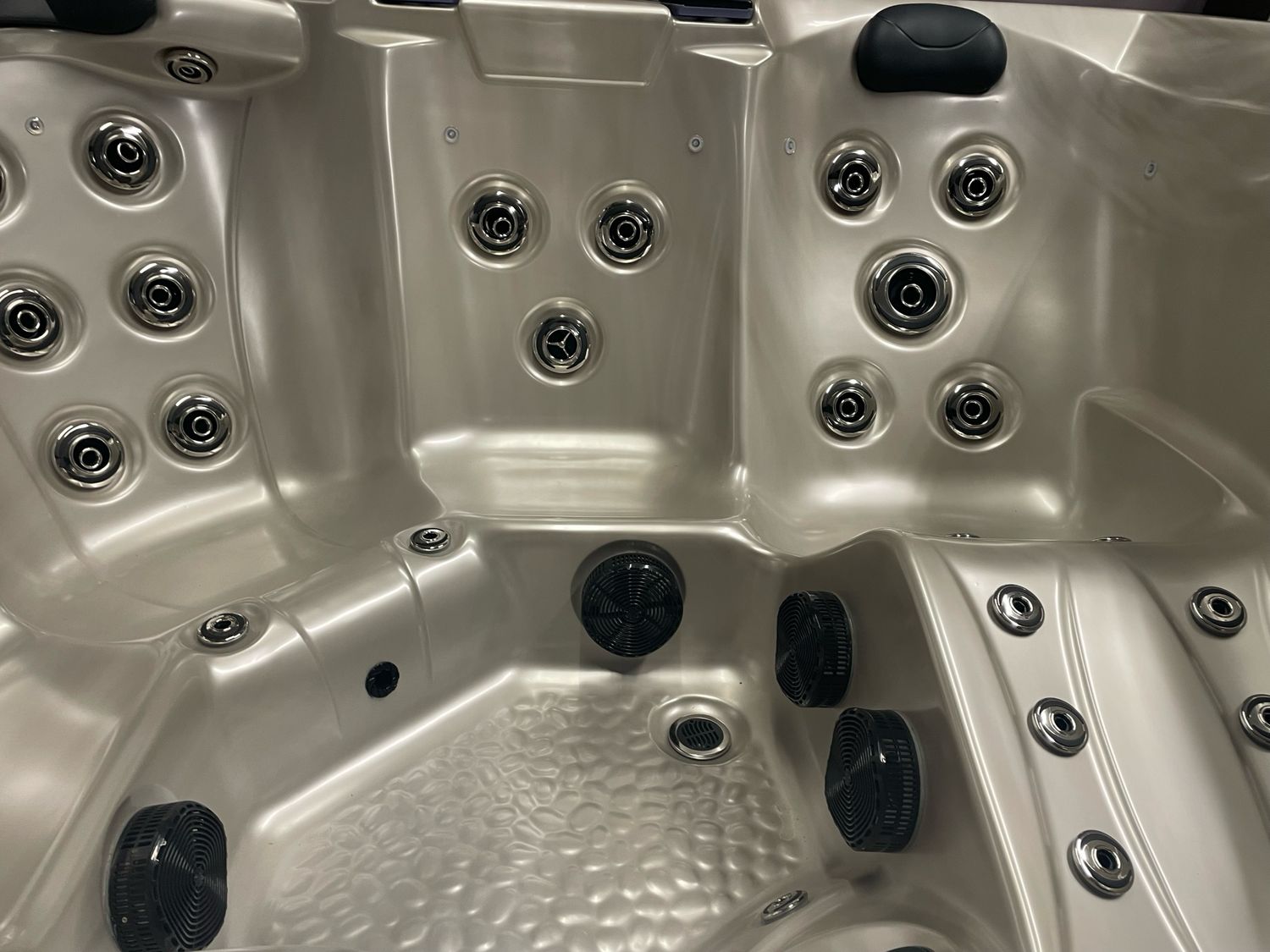IDEALe Spas STAR PRIDE60 200x200x90 56jets 3pompen Toonzaalmodel