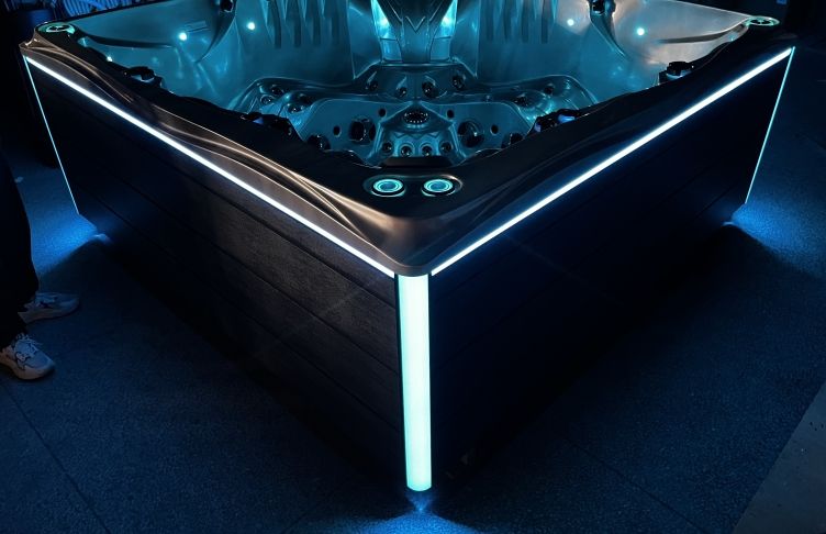 IDEALe Spas PRESTIGE SEVILLA 230x230x92cm 123jets 5pompen