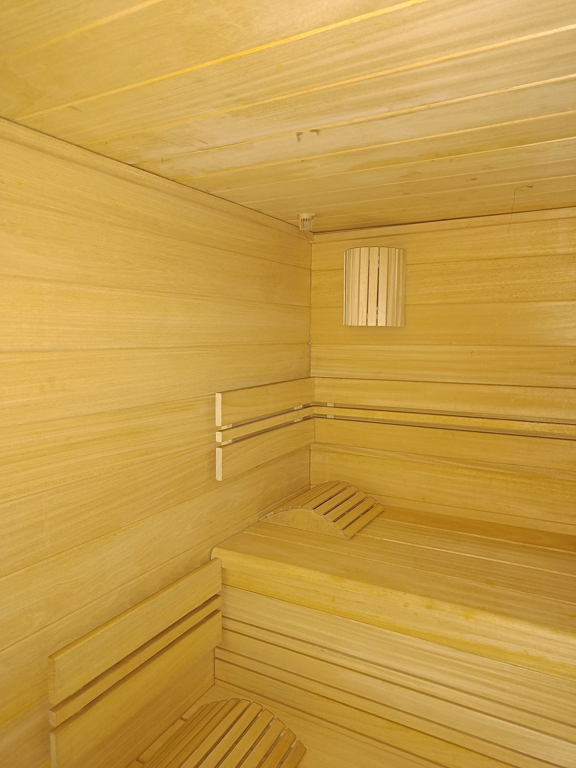 Sauna's en infraroodcabines toonzaalmodellen, reeds opgebouwd aan verlaagde prijs, diverse modellen!!!