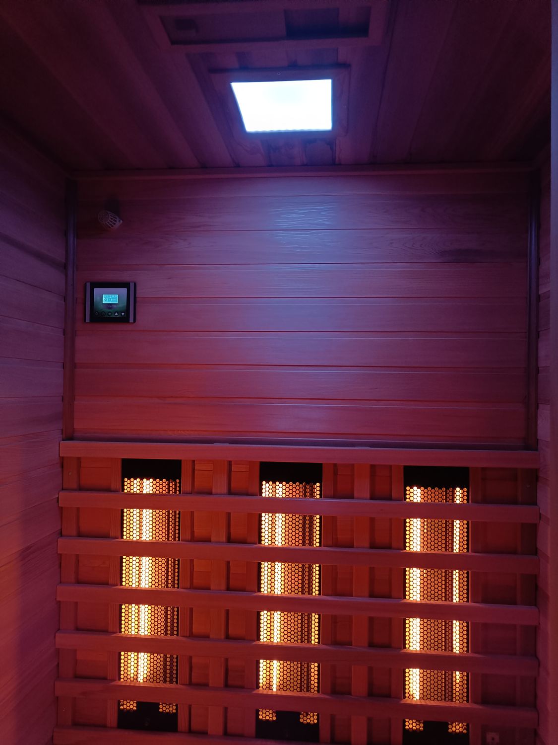 Sauna's en infraroodcabines toonzaalmodellen, reeds opgebouwd aan verlaagde prijs, diverse modellen!!!