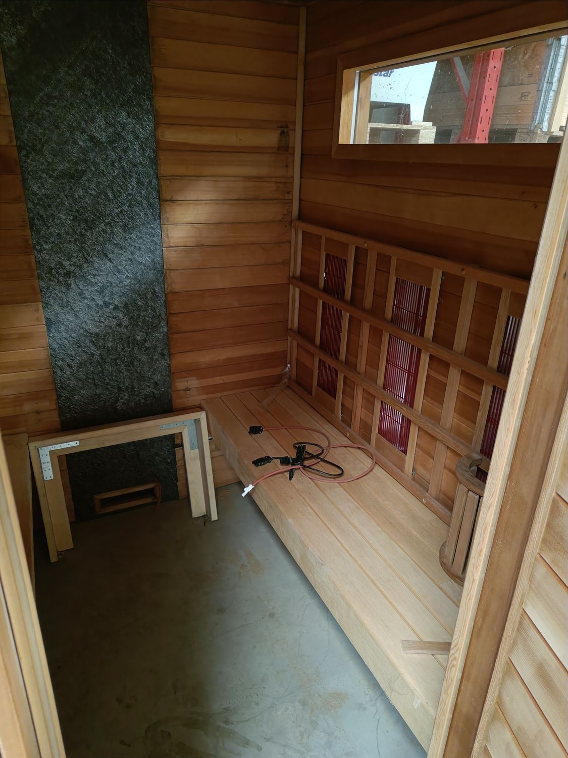 Sauna's en infraroodcabines toonzaalmodellen, reeds opgebouwd aan verlaagde prijs, diverse modellen!!!