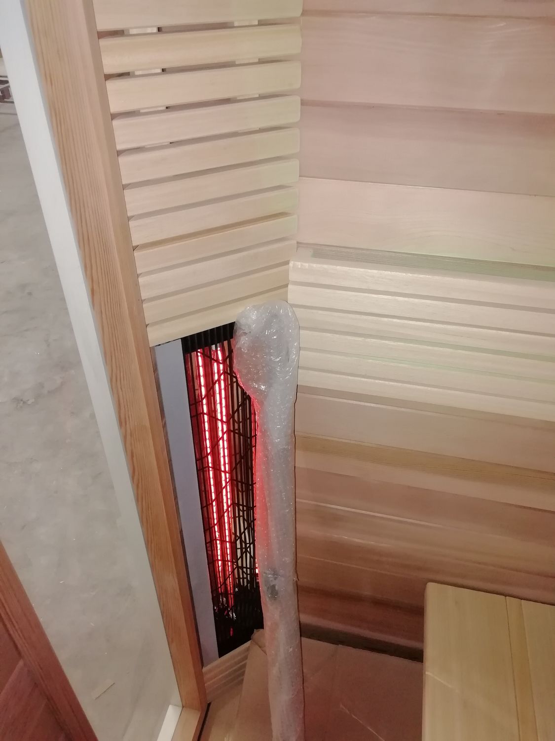 Sauna's en infraroodcabines toonzaalmodellen, reeds opgebouwd aan verlaagde prijs, diverse modellen!!!