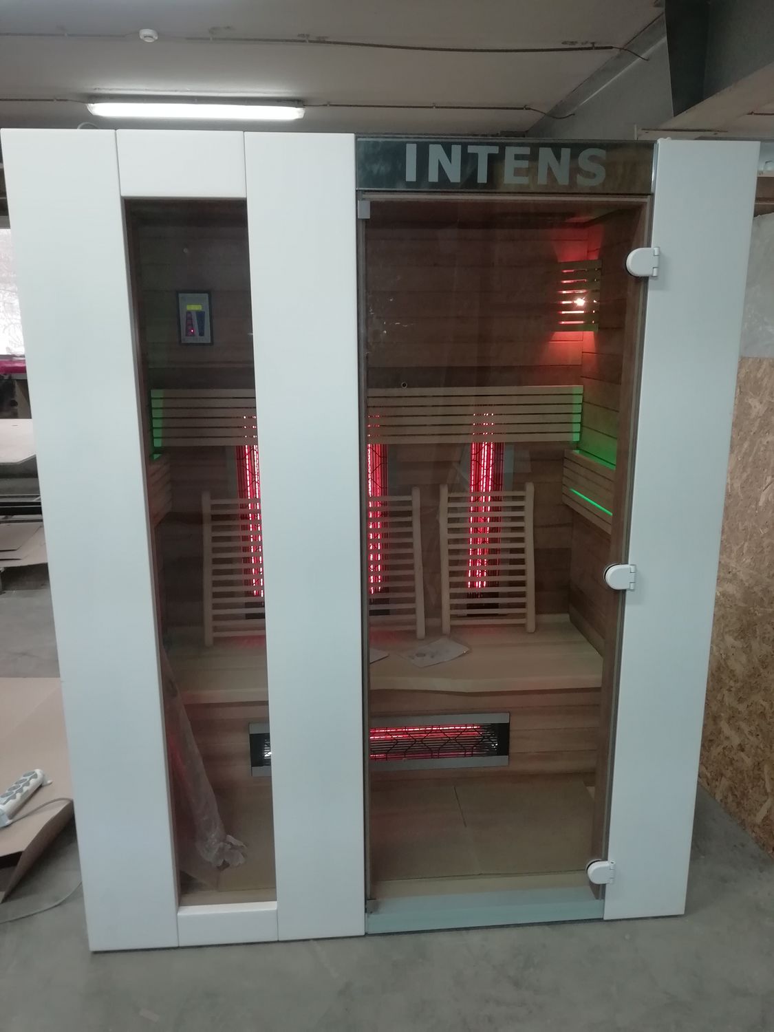 Sauna's en infraroodcabines toonzaalmodellen, reeds opgebouwd aan verlaagde prijs, diverse modellen!!!
