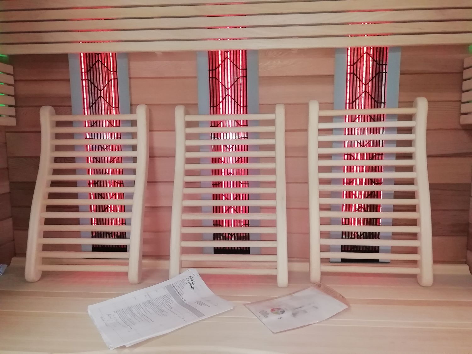 Sauna's en infraroodcabines toonzaalmodellen, reeds opgebouwd aan verlaagde prijs, diverse modellen!!!