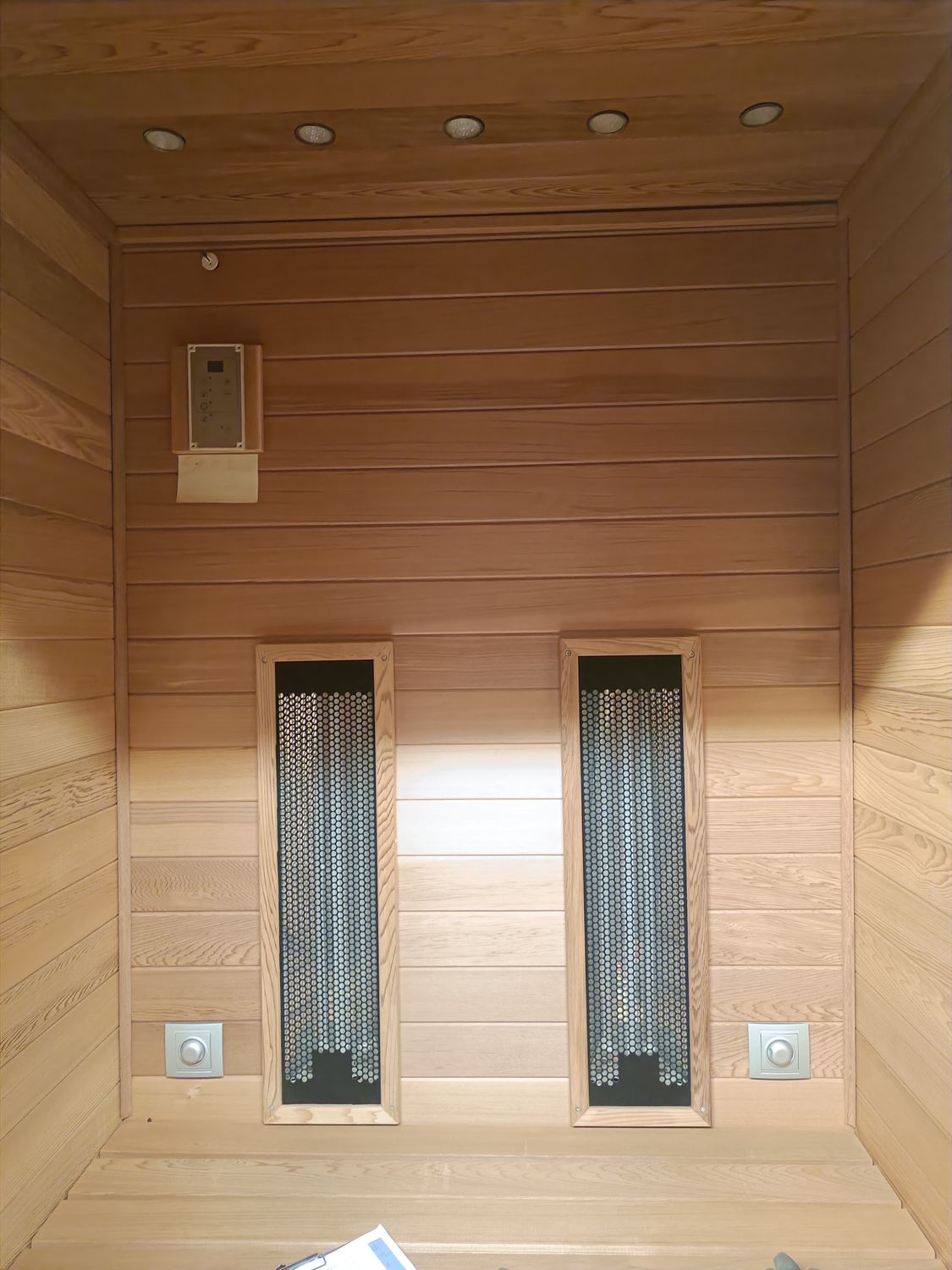 Sauna's en infraroodcabines toonzaalmodellen, reeds opgebouwd aan verlaagde prijs, diverse modellen!!!