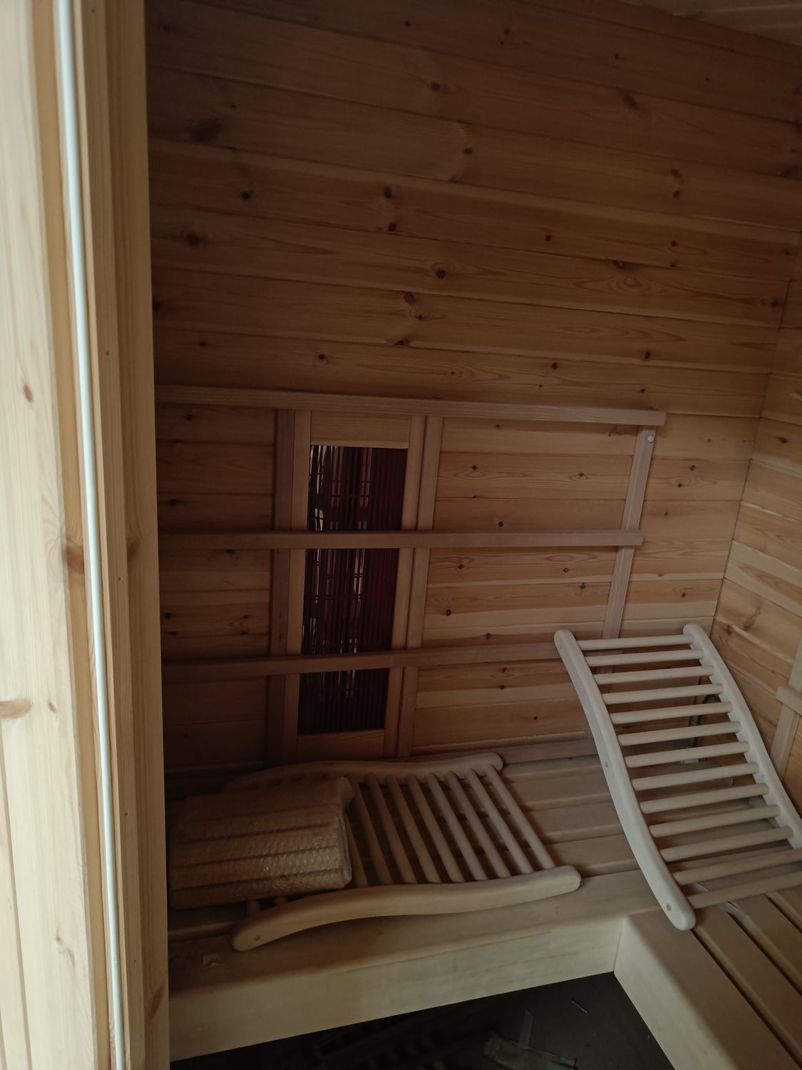 Sauna's en infraroodcabines toonzaalmodellen, reeds opgebouwd aan verlaagde prijs, diverse modellen!!!