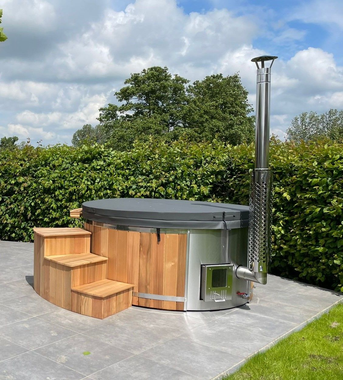 Hot tub ROUND IN XL ø225cm 6/7 personen met ingebouwde houtkachel