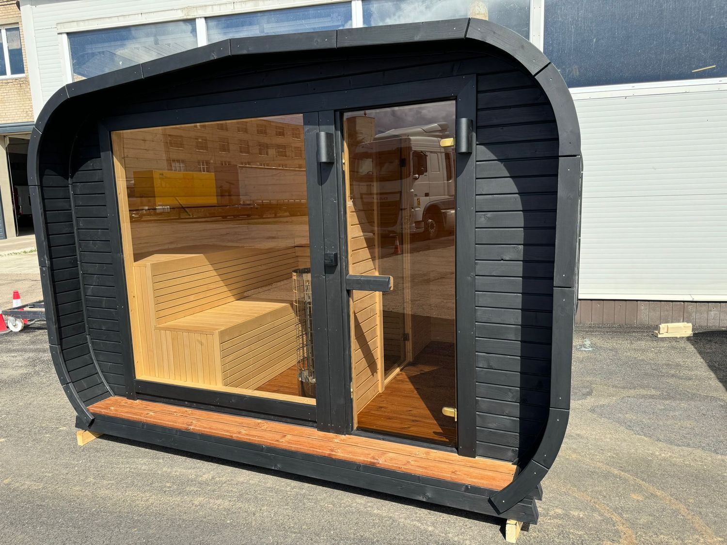 ULCOSAUNA Outdoor met relax ruimte 340 of 400cm x H240 x D240cm