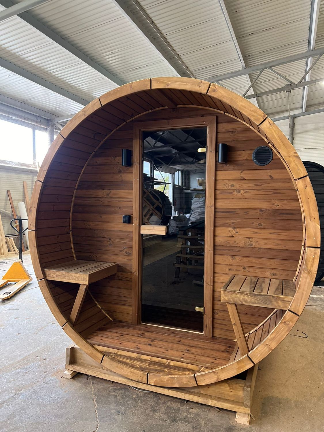 IDEALe BARREL Thermowood Sauna Outdoor met kleedkamer + Terras ø235cm H=240cm