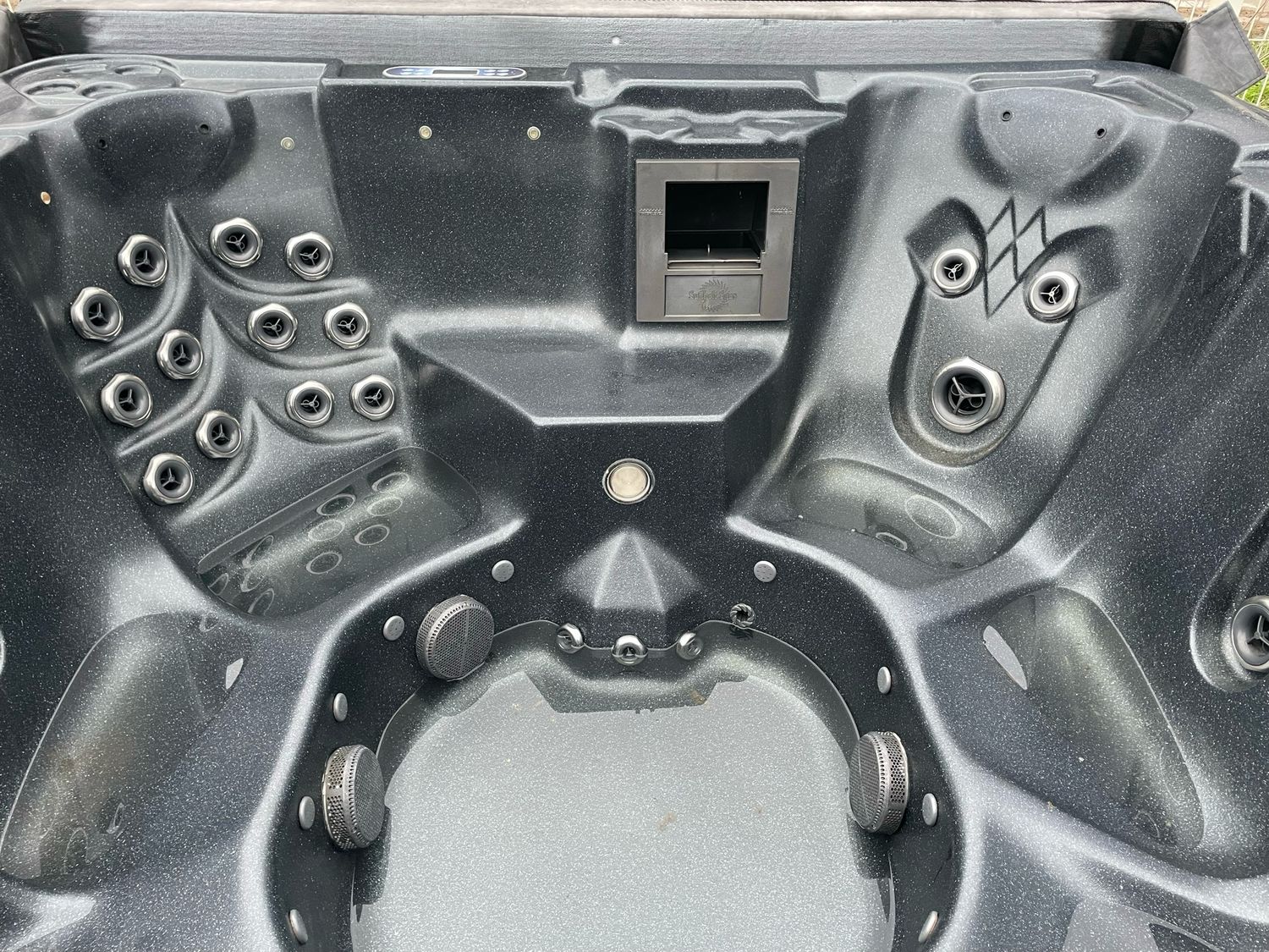 Sunbelt Spa 72 JETS 205x205cm 2e kans, jonge spa