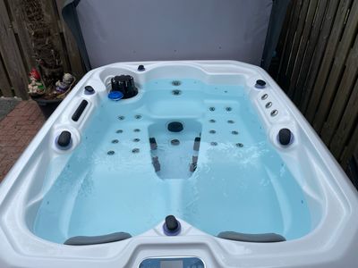 IDEALe SPAS PROMOTIE SPA MADRID43 214x165x88 43jets 3 pompen IDEALe SPAS PROMOTIE SPA MADRID43 214x165x88 43jets 3 pompen