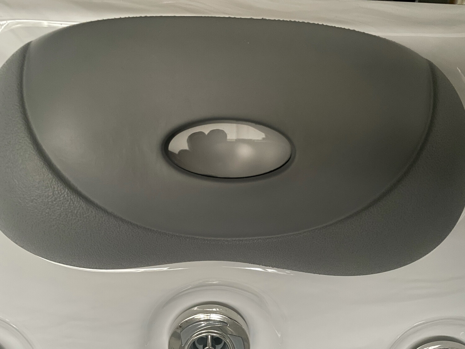 IDEALe Spas Diamant Logo Lounge Pillow nek kussen grijs IDEALe Spas Diamant Logo Lounge Pillow nek kussen grijs