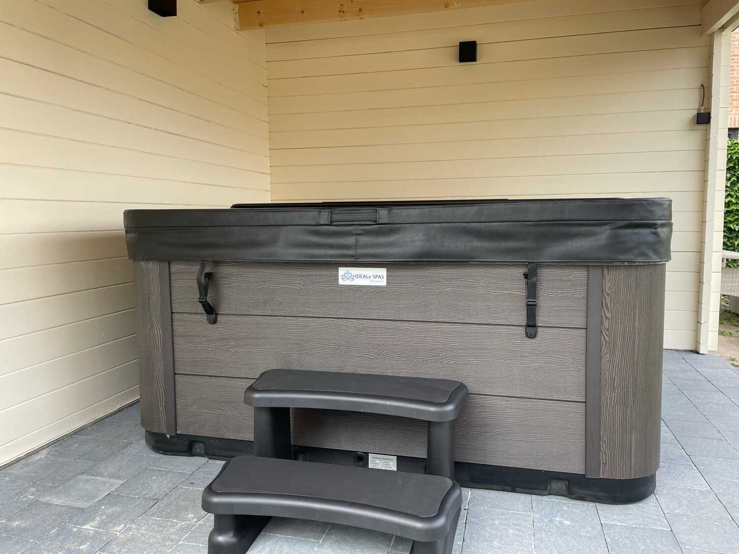 IDEALe SPAS AMOUR80 Limited Editie POWER+ 200x200x90 82jets 4pompen