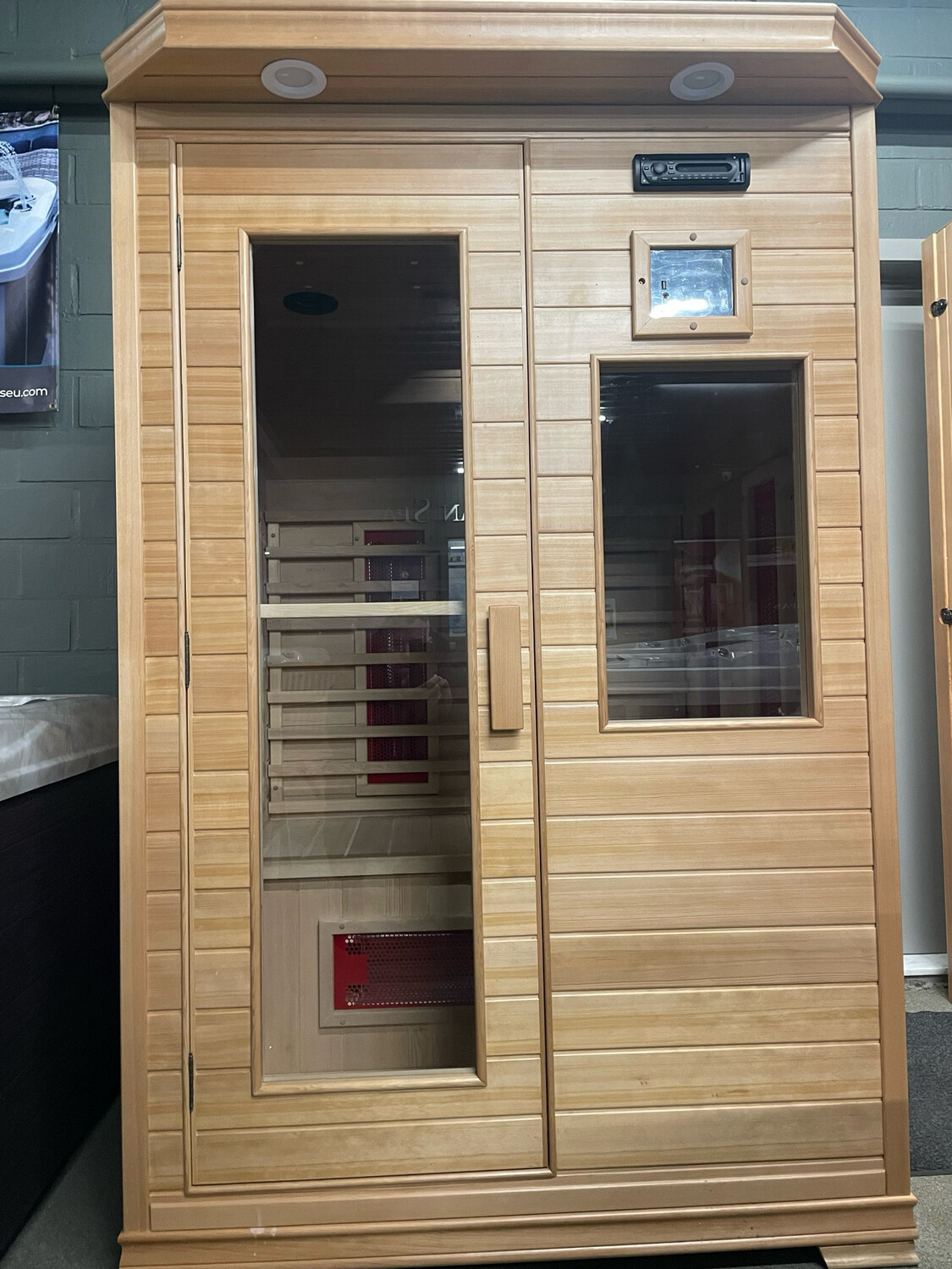 IDEALe Healthy Infra Sauna Luxe 125 x 110 x 195cm IDEALe Healthy Infra Sauna Luxe 125 x 110 x 195cm