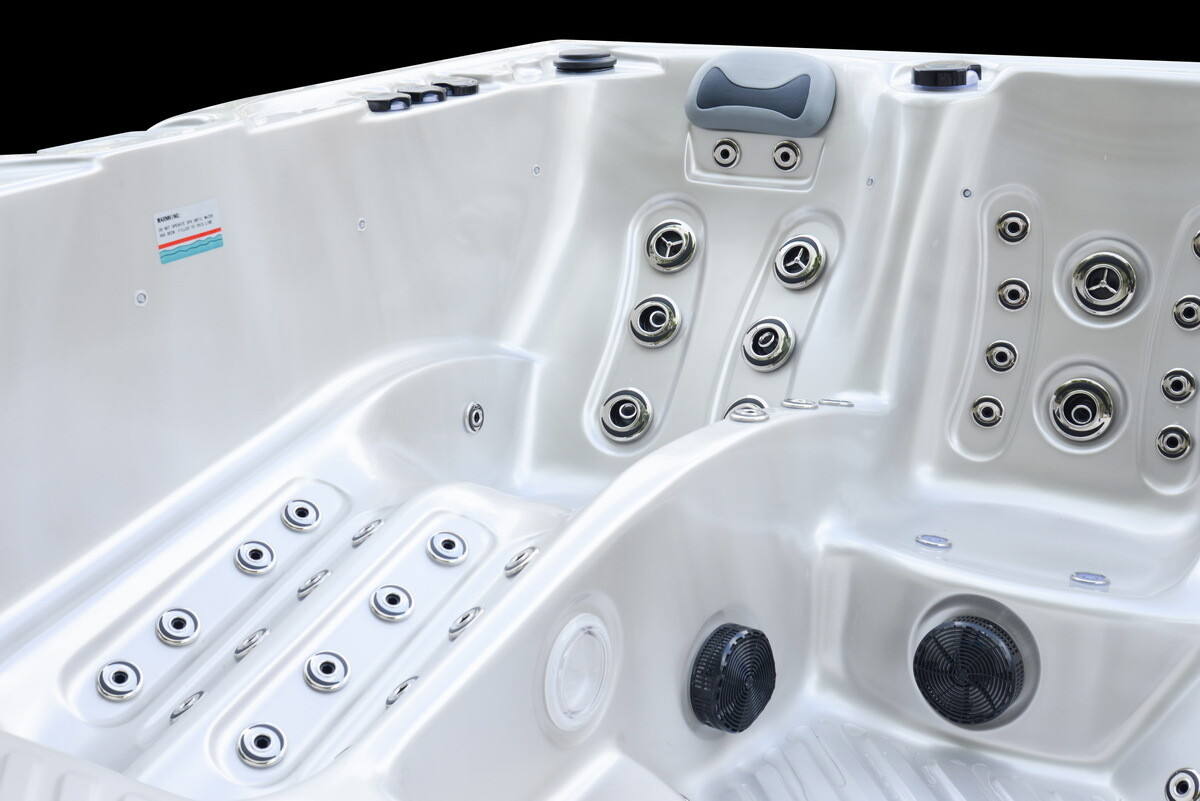 IDEALe Spas WAIKIKI BEACH BALBOA Limited Editie POWER+ 220x220x95cm 106jets 4 pompen IDEALe Spas WAIKIKI BEACH BALBOA Limited Editie POWER+ 220x220x95cm 106jets 4 pompen