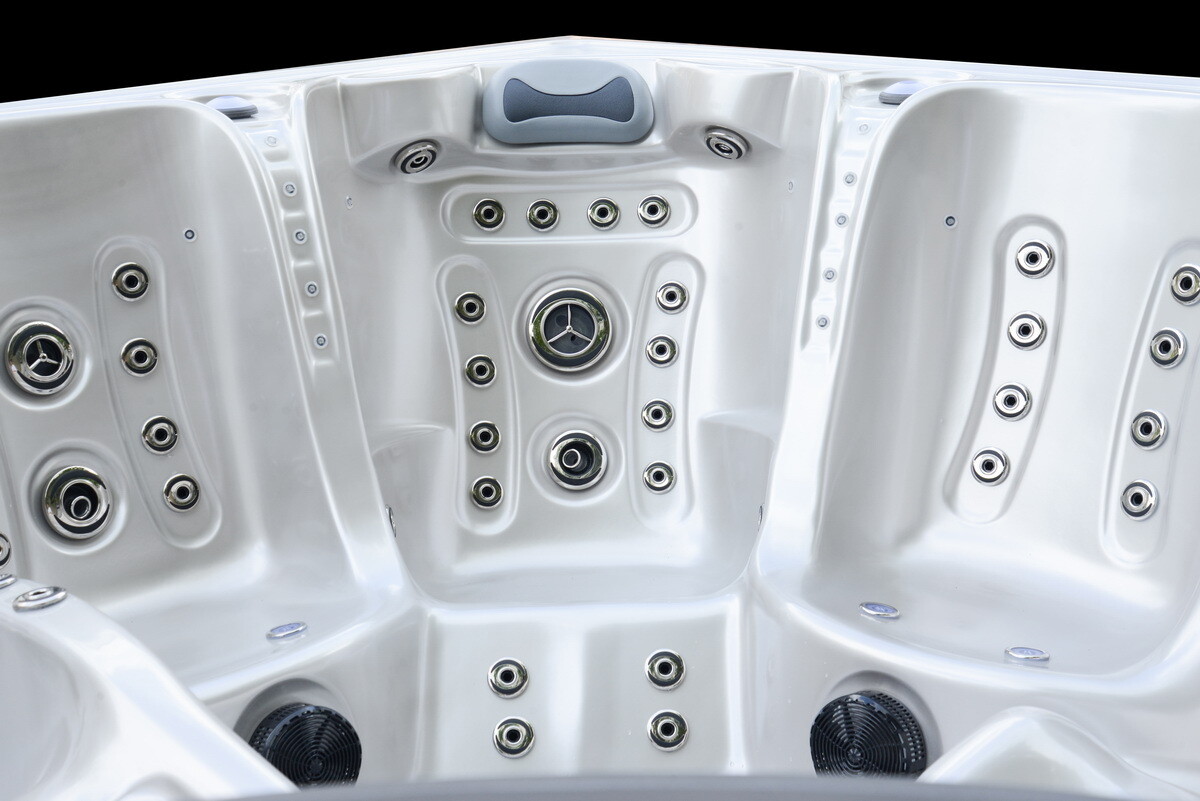 IDEALe Spas WAIKIKI BEACH BALBOA Limited Editie POWER+ 220x220x95cm 106jets 4 pompen IDEALe Spas WAIKIKI BEACH BALBOA Limited Editie POWER+ 220x220x95cm 106jets 4 pompen