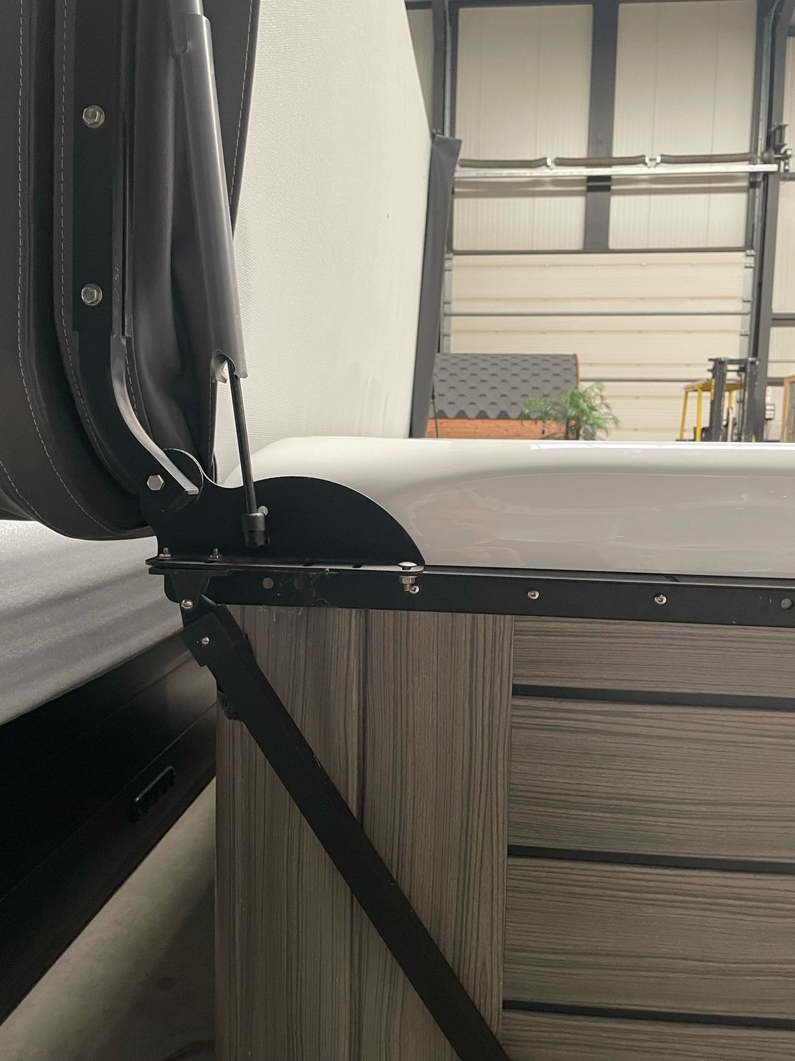 Hotspring Envoy Spa 236x231cm 3 pompen 2e kans