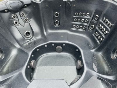 Sunbelt Spa 72 JETS 205x205cm 2e kans, jonge spa